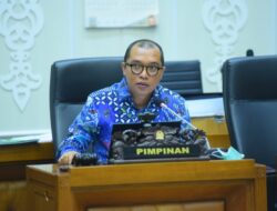 Achmad Baidowi Pimpin Rapat Pleno  RUU Pembentukan Tiga DOB Papua Jadi Usul Inisiatif DPR